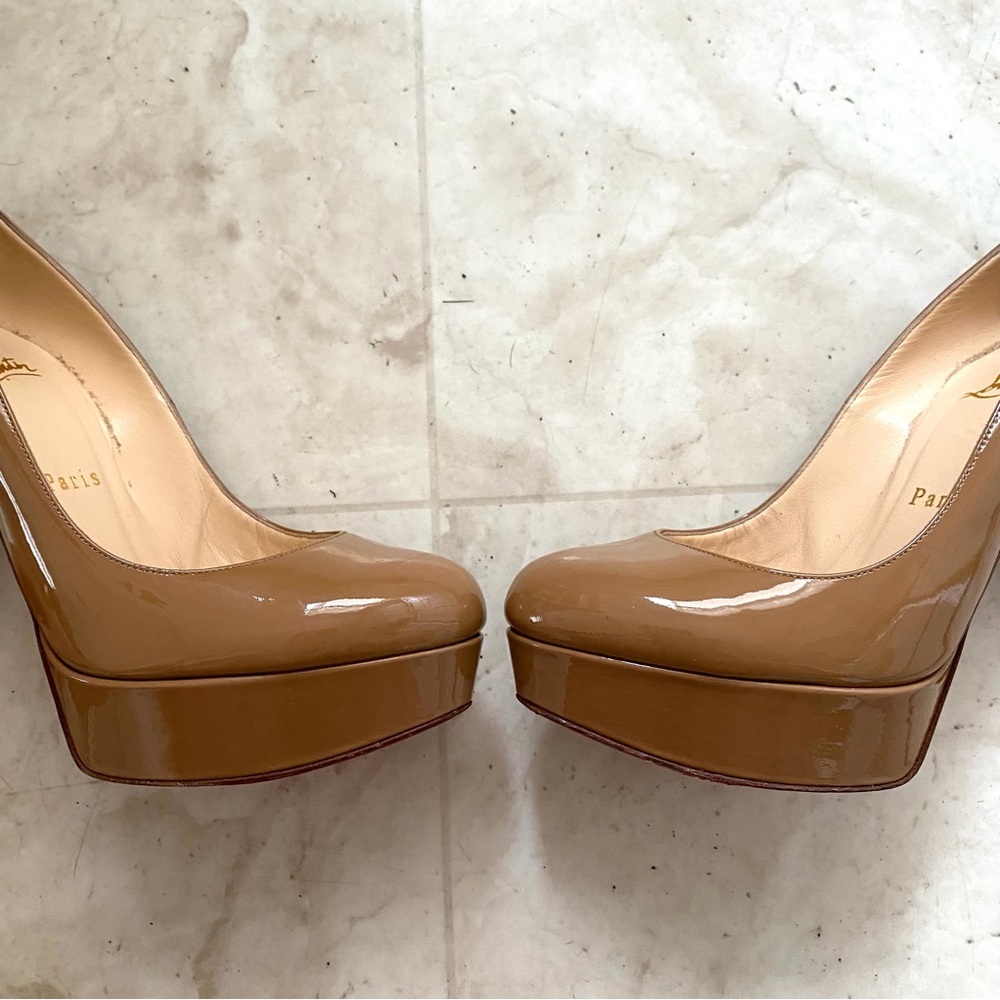Christian Louboutin Tan Patent Leather Heels - Picture 5 of 14